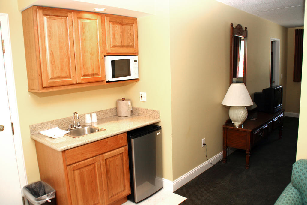 Cape Cod Irish Village South Yarmouth Room photo
